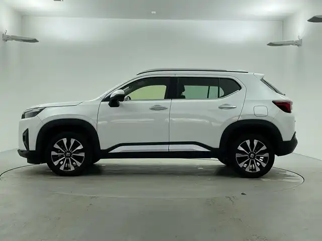 ホンダ ＷＲ－Ｖ Z+ 福井県 2024(令6)年 0.8万km プラチナホワイトパール 純正8型ナビ/(FM/AM/フルセグTV/Bluetooth）/バックカメラ/Honda SENSING/-CMBS　衝突軽減ブレーキ/-ACC　アダプティブクルーズ/-LKAS　車線維持支援システム/-前後パーキングセンサーシステム/-路外逸脱抑制機能/-標識認識機能/-オートハイビーム機能/-先行車発進お知らせ機能/ルーフレール/ハーフレザーシート/オートエアコン/オートライト/LED ヘッドライト＋フロントフォグライト/パドルシフト