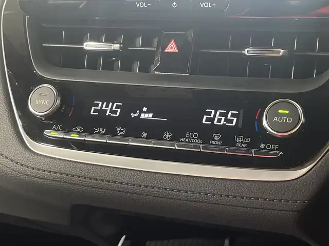 トヨタ カローラ クロス ハイブリッド Z 神奈川県 2025(令7)年 0.1千km パール 登録済未使用車/純正10.5型ディプレイオーディオ/ナビ　フルセグ　AM　FM　USB　Bluetooth　Miracast/パノラマルーフ/パノラミックビューモニターカメラ/トヨタセーフティセンス/レーダークルーズコントロール/ブラインドスポットモニター/シートヒーター前席/シートベンチレーション/ステアリングヒーター/パワーシート運転席/ハーフレザー/ETC/スマートキー/プッシュスタート/フロアマット/LEDヘッドランプ/純正18インチ/フォグランプ/オートライト/ウィンカーミラー/アイドリングストップ/プリクラッシュセーフティ/レーントレーシングアシスト/レーンディバチャーアラート/ロードサインアシスト/ドライバー異常時対応システム/ブロアクティブドライビングアシスト/発進遅れ告知機能