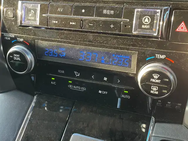 トヨタ ヴェルファイア Z Gエディション 滋賀県 2017(平29)年 7.2万km ホワイトパールクリスタルシャイン サンルーフ/フリップダウンモニター/両側パワースライドドア/社外11インチナビ【EX11Z】/（AM/FM/CD/DVD/フルセグ/Bluetooth/HDMI）/バックカメラ/ビルトインETC/電動リアゲート/トヨタセーフティセンス/・ブレーキアシスト/・プリクラッシュブレーキアシスト/・ヒルスタート（坂道発進）アシスト/・TCS（トラクションコントロールシステム）/・VDC（ビークルダイナミクスコントロール）/・車間自動制御システム/・ASCD（オートスピードコントロール装置）/・ABS（アンチロックブレーキシステム）/・バックビューモニター/・コーナー・バックセンサー（ソナー）/運転席・助手席シートヒーター/電動格納ミラー/電子パーキング/ブレーキホールド/ステアリングスイッチ/ステアリングヒーター/オートライト/LEDヘッドライト/フロントフォグ/フルオートエアコン/USB端子/プッシュスタート/スマートキー/純正アルミホイール積込