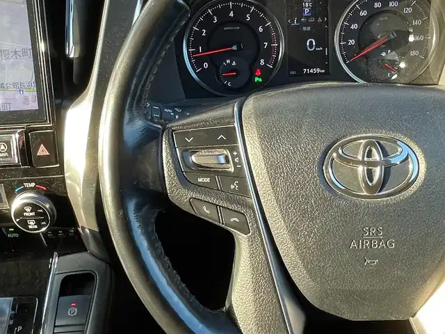 トヨタ ヴェルファイア Z Gエディション 滋賀県 2017(平29)年 7.2万km ホワイトパールクリスタルシャイン サンルーフ/フリップダウンモニター/両側パワースライドドア/社外11インチナビ【EX11Z】/（AM/FM/CD/DVD/フルセグ/Bluetooth/HDMI）/バックカメラ/ビルトインETC/電動リアゲート/トヨタセーフティセンス/・ブレーキアシスト/・プリクラッシュブレーキアシスト/・ヒルスタート（坂道発進）アシスト/・TCS（トラクションコントロールシステム）/・VDC（ビークルダイナミクスコントロール）/・車間自動制御システム/・ASCD（オートスピードコントロール装置）/・ABS（アンチロックブレーキシステム）/・バックビューモニター/・コーナー・バックセンサー（ソナー）/運転席・助手席シートヒーター/電動格納ミラー/電子パーキング/ブレーキホールド/ステアリングスイッチ/ステアリングヒーター/オートライト/LEDヘッドライト/フロントフォグ/フルオートエアコン/USB端子/プッシュスタート/スマートキー/純正アルミホイール積込