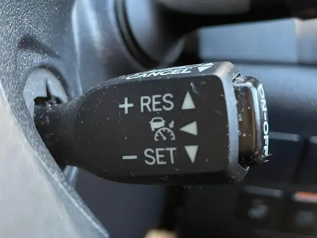 トヨタ ヴェルファイア Z Gエディション 滋賀県 2017(平29)年 7.2万km ホワイトパールクリスタルシャイン サンルーフ/フリップダウンモニター/両側パワースライドドア/社外11インチナビ【EX11Z】/（AM/FM/CD/DVD/フルセグ/Bluetooth/HDMI）/バックカメラ/ビルトインETC/電動リアゲート/トヨタセーフティセンス/・ブレーキアシスト/・プリクラッシュブレーキアシスト/・ヒルスタート（坂道発進）アシスト/・TCS（トラクションコントロールシステム）/・VDC（ビークルダイナミクスコントロール）/・車間自動制御システム/・ASCD（オートスピードコントロール装置）/・ABS（アンチロックブレーキシステム）/・バックビューモニター/・コーナー・バックセンサー（ソナー）/運転席・助手席シートヒーター/電動格納ミラー/電子パーキング/ブレーキホールド/ステアリングスイッチ/ステアリングヒーター/オートライト/LEDヘッドライト/フロントフォグ/フルオートエアコン/USB端子/プッシュスタート/スマートキー/純正アルミホイール積込