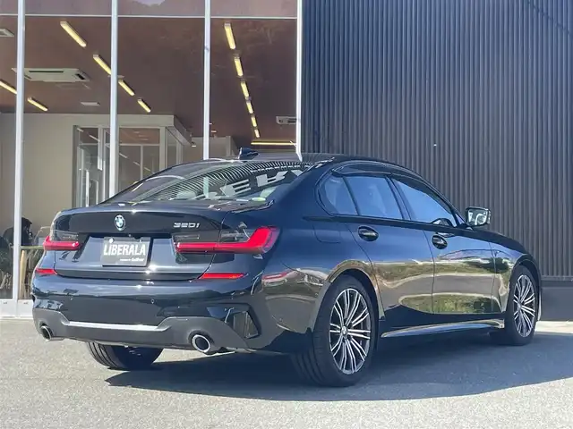ＢＭＷ ３２０ｉ Mスポーツ 福岡県 2019(平31)年 4.6万km サファイアブラックP 純正ナビ/Bluetooth/USB/AppleCarPlay/HUD/ACC/レーンキープ/ブラインドスポット/360°カメラ/ミラー一体型ETC/ワイヤレス充電/アンビエントライト/黒半革/パワーシート/メモリーシート/LEDヘッドライト/純正18インチAW