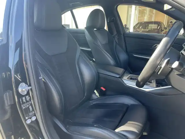 ＢＭＷ ３２０ｉ Mスポーツ 福岡県 2019(平31)年 4.6万km サファイアブラックP 純正ナビ/Bluetooth/USB/AppleCarPlay/HUD/ACC/レーンキープ/ブラインドスポット/360°カメラ/ミラー一体型ETC/ワイヤレス充電/アンビエントライト/黒半革/パワーシート/メモリーシート/LEDヘッドライト/純正18インチAW