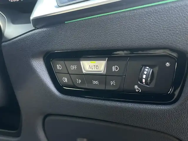 ＢＭＷ ３２０ｉ Mスポーツ 福岡県 2019(平31)年 4.6万km サファイアブラックP 純正ナビ/Bluetooth/USB/AppleCarPlay/HUD/ACC/レーンキープ/ブラインドスポット/360°カメラ/ミラー一体型ETC/ワイヤレス充電/アンビエントライト/黒半革/パワーシート/メモリーシート/LEDヘッドライト/純正18インチAW