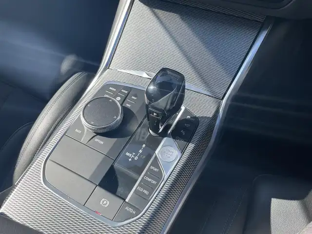 ＢＭＷ ３２０ｉ Mスポーツ 福岡県 2019(平31)年 4.6万km サファイアブラックP 純正ナビ/Bluetooth/USB/AppleCarPlay/HUD/ACC/レーンキープ/ブラインドスポット/360°カメラ/ミラー一体型ETC/ワイヤレス充電/アンビエントライト/黒半革/パワーシート/メモリーシート/LEDヘッドライト/純正18インチAW