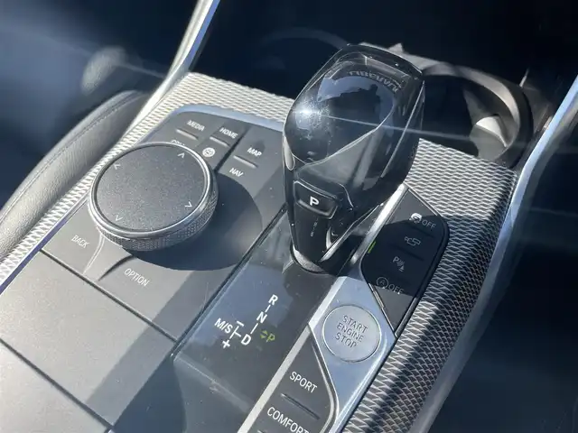 ＢＭＷ ３２０ｉ Mスポーツ 福岡県 2019(平31)年 4.6万km サファイアブラックP 純正ナビ/Bluetooth/USB/AppleCarPlay/HUD/ACC/レーンキープ/ブラインドスポット/360°カメラ/ミラー一体型ETC/ワイヤレス充電/アンビエントライト/黒半革/パワーシート/メモリーシート/LEDヘッドライト/純正18インチAW