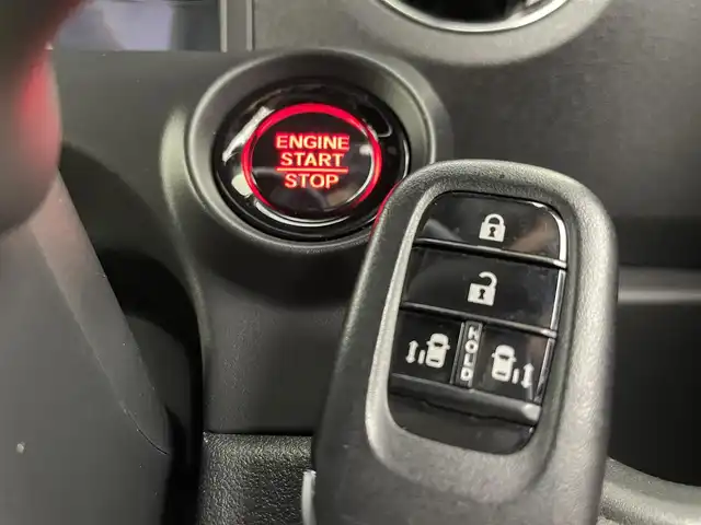 ホンダ Ｎ ＢＯＸ カスタム コーディネートスタイル 群馬県 2024(令6)年 0.8万km 赤／黒 純正８インチナビ　バックカメラ　両側パワースライドドア　アダプティブクルーズコントロール　ＬＥＤ　ＡＨＢ　シートヒーター　純正１４インチＡＷ　ステアリングリモコン　コーナーセンサー　ＥＴＣ　禁煙車