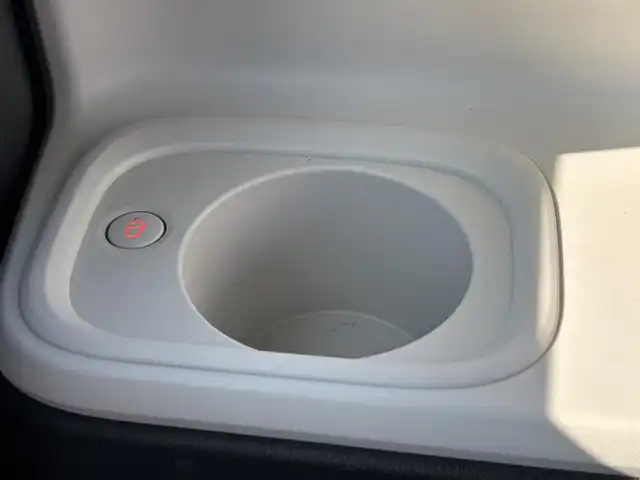 ダイハツ ムーヴ キャンバス ストライプス G 奈良県 2022(令4)年 2.3万km シャイニングホワイトパール/サンドベージュメタリック 純正ナビ（NMZN-W727)/（フルセグ/BT/CD/DVD)/アラウンドビューモニター/前後コーナーセンサー/衝突軽減システム/レーンキープアシスト/両側パワースライドドア/前席シートヒーター/LEDヘッドライト/前方ドライブレコーダー/ETC/純正ホイールキャップ/保証書/取り扱い説明書/スペアキーX1