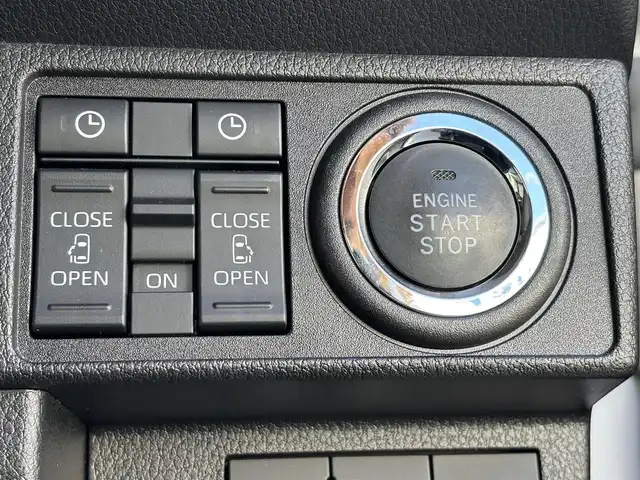 ダイハツ ムーヴ キャンバス ストライプス G 奈良県 2022(令4)年 2.3万km シャイニングホワイトパール/サンドベージュメタリック 純正ナビ（NMZN-W727)/（フルセグ/BT/CD/DVD)/アラウンドビューモニター/前後コーナーセンサー/衝突軽減システム/レーンキープアシスト/両側パワースライドドア/前席シートヒーター/LEDヘッドライト/前方ドライブレコーダー/ETC/純正ホイールキャップ/保証書/取り扱い説明書/スペアキーX1