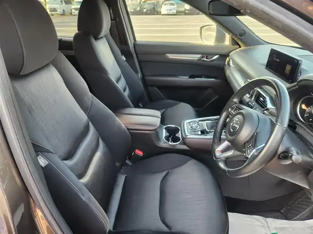 マツダ ＣＸ－８ XD プロアクティブ 秋田県 2021(令3)年 9.9万km チタニウムフラッシュマイカ 4WD/MOP10.25型ナビ/フルセグTV/アルパイン後席用フリップダウンモニター/ハンズフリーパワーバックドア/360度ビューモニター/ETC/レーダークルーズコントロール/前後パーキングセンサー/衝突被害軽減ブレーキ/車線逸脱防止支援システム/交通標識認識システム/ブラインドスポットモニタリング/ヘッドアップディスプレイ/アダプティブLEDヘッドランプ/デュアルオートエアコン/革巻きステアリング/前席/2列目シートヒーター/前席パワーシート/運転席シートメモリー/2列目キャプテンシート/社外17インチAWスタッドレス/純正AW積込み/スマートキー/プッシュエンジンスタート/禁煙車