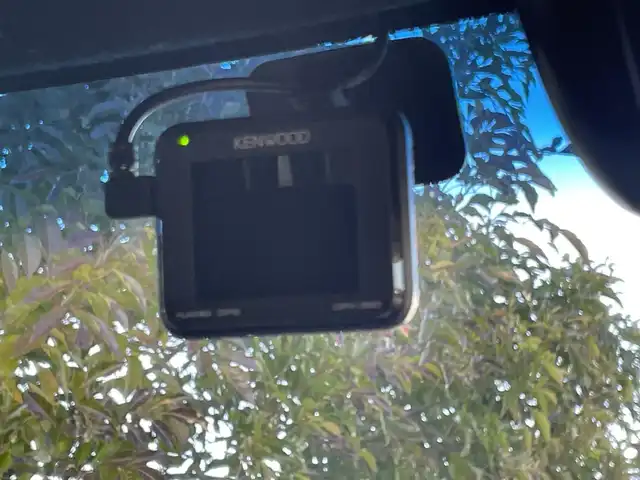 ホンダ Ｎ ＢＯＸ カスタム G L ホンダセンシング 山梨県 2018(平30)年 10.8万km ブリリアントスポーティブルーメタリック2トーン (株)IDOMが運営する【じしゃロン甲府店】の自社ローン専用車両になります。/こちらは現金またはオートローンご利用時の価格です。自社ローンご希望の方は別途その旨お申付け下さい/ＨｏｎｄａＳＥＮＳＩＮＧ/レーダークルーズコントロール/左側パワースライドドア/スマートキー２個/4スピーカー（2 /8スピーカー）/社外メモリナビ・フルセグＴＶ（走行中可）/ＣＤ・ＤＶＤ・ＳＤ・ＢＴオーディオ/バックカメラ/ビルトインＥＴＣ/LEDオートライト/純正14インチアルミホイール/保証書・取説