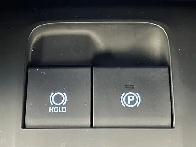 トヨタ ハリアー ハイブリッド Z レザーパッケージ 埼玉県 2020(令2)年 2.2万km ホワイトパールクリスタルシャイン モデリスタエアロ/モデリスタ２０インチアルミホイール/JBLサウンド/トヨタセーフティーセンス/プリクラッシュセーフティ/レーンディパーチャーアラート/レーダークルーズコントロール/ロードサイドアシスト/オートマチックハイビーム/ブラインドスポットモニター/インテリジェントクリアランスソナー/純正ディスプレイオーディオ12.3インチ/地デジTV Bluetooth USB/ヘットアップディスプレイ/デジタルインナーミラー/パノラミックビューモニター/レザーシート/シートヒーター/ベンチレーション/前席パワーシート/ステアリングヒーター/運転席シートメモリー/パワーバックドア/社外ドライブレコーダー前後/ビルトインETC2.0/LEDオートライト