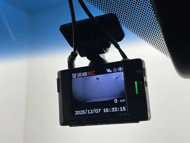 トヨタ ハリアー ハイブリッド Z レザーパッケージ 埼玉県 2020(令2)年 2.2万km ホワイトパールクリスタルシャイン モデリスタエアロ/モデリスタ２０インチアルミホイール/JBLサウンド/トヨタセーフティーセンス/プリクラッシュセーフティ/レーンディパーチャーアラート/レーダークルーズコントロール/ロードサイドアシスト/オートマチックハイビーム/ブラインドスポットモニター/インテリジェントクリアランスソナー/純正ディスプレイオーディオ12.3インチ/地デジTV Bluetooth USB/ヘットアップディスプレイ/デジタルインナーミラー/パノラミックビューモニター/レザーシート/シートヒーター/ベンチレーション/前席パワーシート/ステアリングヒーター/運転席シートメモリー/パワーバックドア/社外ドライブレコーダー前後/ビルトインETC2.0/LEDオートライト