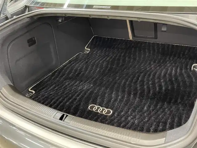 アウディ ＲＳ６ 千葉県 2010(平22)年 7.2万km デイトナグレーパールエフェクト スポーツサスペンションプラス/純正ナビ/フルセグTV/バックカメラ/BOSEサウンドシステム/サンルーフ/ホワイトレザー/パワーシート＆シートヒーター/純正20インチAW/前後コーナーセンサー/HIDヘッドライト/保証書/取扱説明書/スペアキー