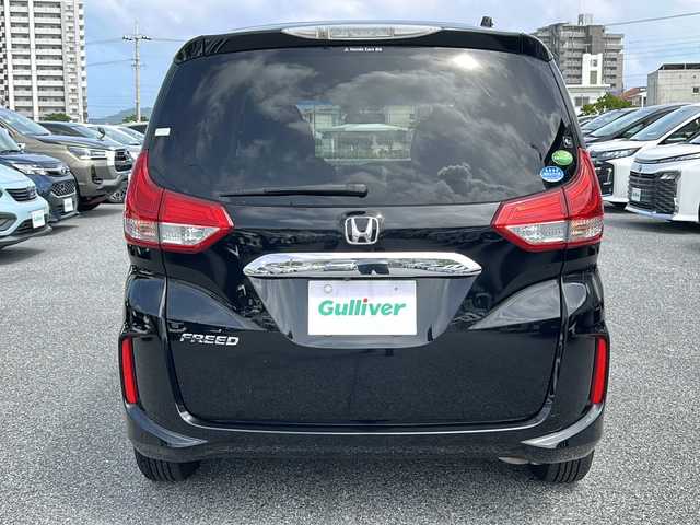 ホンダ フリード G ホンダセンシング 沖縄県 2016(平28)年 7万km クリスタルブラックパール 純正ナビ　/　（AM/FM/CD/DVD/BT）　/フルセグTV　/バックモニター　/両側パワスラ　/レーダークルーズコントロール　/LEDヘッドライト　/押しフォグ　/純正フロアマット　/スペアキー　/ETC