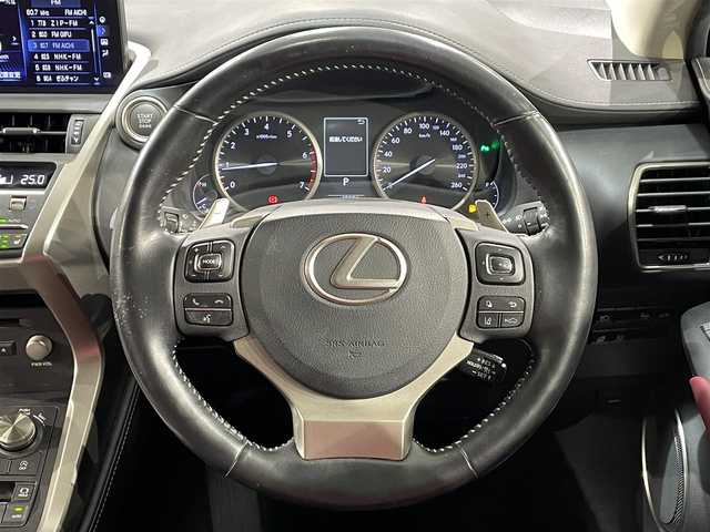 レクサス ＮＸ 300 バージョンL 愛知県 2019(令1)年 4.9万km ソニックチタニウム 純正10.3incナビ/CD/DVD/BT/フルセグTV/全方位カメラ/純正ETC２．０/衝突軽減ブレーキ/アダクティブクルーズコントロール/レーンキープアシスト/ブラインドスポットモニター/標識検知機能/先行車発信お知らせ機能/パワーバックドア/ヘッドアップディスプレイ/D/N席パワーシート/D席シートメモリー/２列目電動格納シート/D/N席シートベンチレーション/ステアリングヒーター/後席シートヒーター/オートブレーキホールド/AC１００V電源/LEDヘッドライト/オートライト/オートハイビーム/スマートキー/プッシュスタート/社外ドライブレコーダー前後