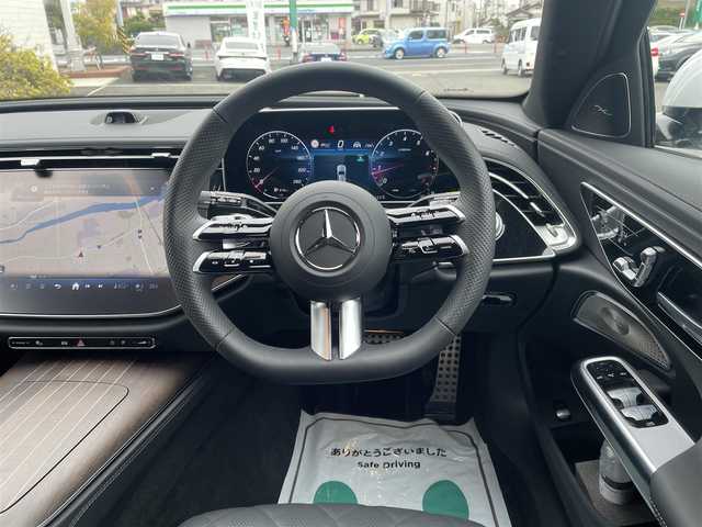 メルセデス・ベンツ Ｍ・ベンツ Ｅ３００ SW エクスクルーシブ AMGライン 神奈川県 2024(令6)年 0.2万km 白 ワンオーナー/デジタルインテリアぱっつケージ/・デジタルコックピットディスプレイ/・３Dコックピットディスプレイ/MBUXスーパースクリーン/(AM/FM/BT/USB/DTV/AppleCarPlay）/ブルメスター４Ｄサラウンドサウンド/バックビューモニター３６０°カメラ/3Dコックピットディスプレイ/MBUXスーパースクリーン/レーダーセーフティパッケージ/・アクティブブラインドスポットアシスト/・ディストロニックプラス/・アクティブレーンキーピングアシスト/・BASプラス（ブレーキアシストプラス）/・PRE-SAFEブレーキ/・チャイルドセーフティシートセンサー/レザーARTICO/MICROCUTシート/メモリー付きパワーシート（D席/N席）/全席シートヒーター/前席シートヒータープラス/本革巻スポーツステアリング/M/Tモード付ATパドルシフト/パノラミックスライディングルーフ/ドライブレコーダー/プッシュスタート/パワーバックドア/ETC2.0ビルトイン/20インチＡＭＧアルミホイール/エアバランスパッケージ/ＬＥＤヘッドライト/スマートキー×２/新車時手帳/取扱説明書