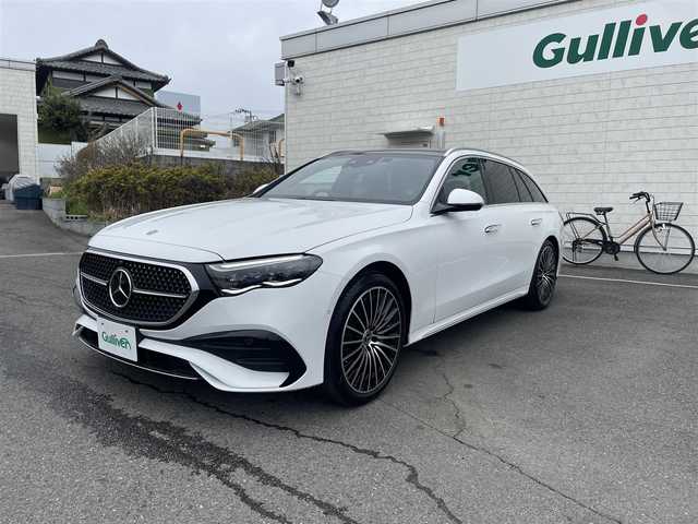 メルセデス・ベンツ Ｍ・ベンツ Ｅ３００ SW エクスクルーシブ AMGライン 神奈川県 2024(令6)年 0.2万km 白 ワンオーナー/デジタルインテリアぱっつケージ/・デジタルコックピットディスプレイ/・３Dコックピットディスプレイ/MBUXスーパースクリーン/(AM/FM/BT/USB/DTV/AppleCarPlay）/ブルメスター４Ｄサラウンドサウンド/バックビューモニター３６０°カメラ/3Dコックピットディスプレイ/MBUXスーパースクリーン/レーダーセーフティパッケージ/・アクティブブラインドスポットアシスト/・ディストロニックプラス/・アクティブレーンキーピングアシスト/・BASプラス（ブレーキアシストプラス）/・PRE-SAFEブレーキ/・チャイルドセーフティシートセンサー/レザーARTICO/MICROCUTシート/メモリー付きパワーシート（D席/N席）/全席シートヒーター/前席シートヒータープラス/本革巻スポーツステアリング/M/Tモード付ATパドルシフト/パノラミックスライディングルーフ/ドライブレコーダー/プッシュスタート/パワーバックドア/ETC2.0ビルトイン/20インチＡＭＧアルミホイール/エアバランスパッケージ/ＬＥＤヘッドライト/スマートキー×２/新車時手帳/取扱説明書