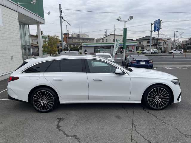 メルセデス・ベンツ Ｍ・ベンツ Ｅ３００ SW エクスクルーシブ AMGライン 神奈川県 2024(令6)年 0.2万km 白 ワンオーナー/デジタルインテリアぱっつケージ/・デジタルコックピットディスプレイ/・３Dコックピットディスプレイ/MBUXスーパースクリーン/(AM/FM/BT/USB/DTV/AppleCarPlay）/ブルメスター４Ｄサラウンドサウンド/バックビューモニター３６０°カメラ/3Dコックピットディスプレイ/MBUXスーパースクリーン/レーダーセーフティパッケージ/・アクティブブラインドスポットアシスト/・ディストロニックプラス/・アクティブレーンキーピングアシスト/・BASプラス（ブレーキアシストプラス）/・PRE-SAFEブレーキ/・チャイルドセーフティシートセンサー/レザーARTICO/MICROCUTシート/メモリー付きパワーシート（D席/N席）/全席シートヒーター/前席シートヒータープラス/本革巻スポーツステアリング/M/Tモード付ATパドルシフト/パノラミックスライディングルーフ/ドライブレコーダー/プッシュスタート/パワーバックドア/ETC2.0ビルトイン/20インチＡＭＧアルミホイール/エアバランスパッケージ/ＬＥＤヘッドライト/スマートキー×２/新車時手帳/取扱説明書