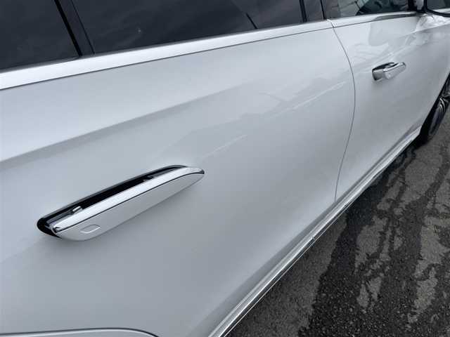 メルセデス・ベンツ Ｍ・ベンツ Ｅ３００ SW エクスクルーシブ AMGライン 神奈川県 2024(令6)年 0.2万km 白 ワンオーナー/デジタルインテリアぱっつケージ/・デジタルコックピットディスプレイ/・３Dコックピットディスプレイ/MBUXスーパースクリーン/(AM/FM/BT/USB/DTV/AppleCarPlay）/ブルメスター４Ｄサラウンドサウンド/バックビューモニター３６０°カメラ/3Dコックピットディスプレイ/MBUXスーパースクリーン/レーダーセーフティパッケージ/・アクティブブラインドスポットアシスト/・ディストロニックプラス/・アクティブレーンキーピングアシスト/・BASプラス（ブレーキアシストプラス）/・PRE-SAFEブレーキ/・チャイルドセーフティシートセンサー/レザーARTICO/MICROCUTシート/メモリー付きパワーシート（D席/N席）/全席シートヒーター/前席シートヒータープラス/本革巻スポーツステアリング/M/Tモード付ATパドルシフト/パノラミックスライディングルーフ/ドライブレコーダー/プッシュスタート/パワーバックドア/ETC2.0ビルトイン/20インチＡＭＧアルミホイール/エアバランスパッケージ/ＬＥＤヘッドライト/スマートキー×２/新車時手帳/取扱説明書