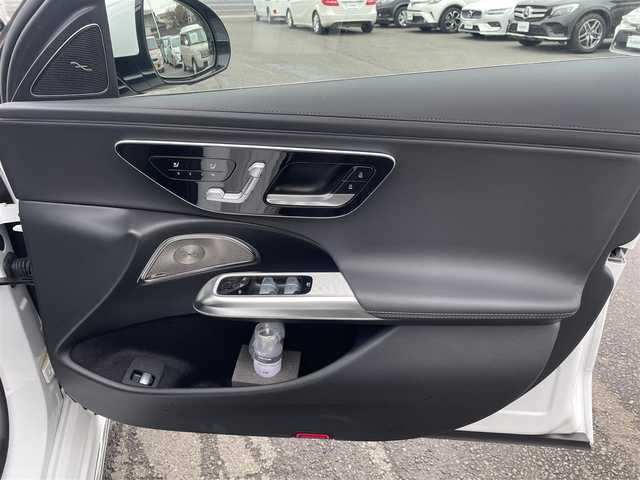 メルセデス・ベンツ Ｍ・ベンツ Ｅ３００ SW エクスクルーシブ AMGライン 神奈川県 2024(令6)年 0.2万km 白 ワンオーナー/デジタルインテリアぱっつケージ/・デジタルコックピットディスプレイ/・３Dコックピットディスプレイ/MBUXスーパースクリーン/(AM/FM/BT/USB/DTV/AppleCarPlay）/ブルメスター４Ｄサラウンドサウンド/バックビューモニター３６０°カメラ/3Dコックピットディスプレイ/MBUXスーパースクリーン/レーダーセーフティパッケージ/・アクティブブラインドスポットアシスト/・ディストロニックプラス/・アクティブレーンキーピングアシスト/・BASプラス（ブレーキアシストプラス）/・PRE-SAFEブレーキ/・チャイルドセーフティシートセンサー/レザーARTICO/MICROCUTシート/メモリー付きパワーシート（D席/N席）/全席シートヒーター/前席シートヒータープラス/本革巻スポーツステアリング/M/Tモード付ATパドルシフト/パノラミックスライディングルーフ/ドライブレコーダー/プッシュスタート/パワーバックドア/ETC2.0ビルトイン/20インチＡＭＧアルミホイール/エアバランスパッケージ/ＬＥＤヘッドライト/スマートキー×２/新車時手帳/取扱説明書