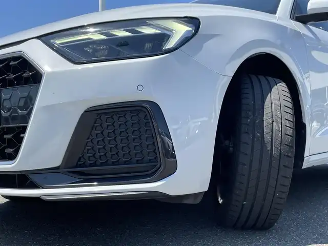 アウディ Ａ１ SB 25TFSI アドバンスド 佐賀県 2021(令3)年 3.2万km パール 純正SDナビ(AM/FM/BT)/バックカメラ/アウディアクティブレーンアシスト/クリアランスソナー/クルーズコントロール/シートヒーター/USBポート/ブラインドスポットモニター/ETC2.0/ドラレコ/純正フロアマット/純正LEDヘッドライト/純正16インチアルミホイール