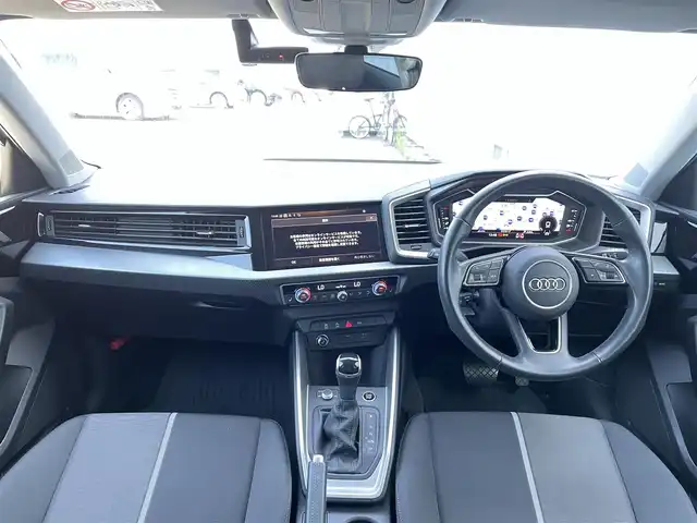 アウディ Ａ１ SB 25TFSI アドバンスド 佐賀県 2021(令3)年 3.2万km パール 純正SDナビ(AM/FM/BT)/バックカメラ/アウディアクティブレーンアシスト/クリアランスソナー/クルーズコントロール/シートヒーター/USBポート/ブラインドスポットモニター/ETC2.0/ドラレコ/純正フロアマット/純正LEDヘッドライト/純正16インチアルミホイール