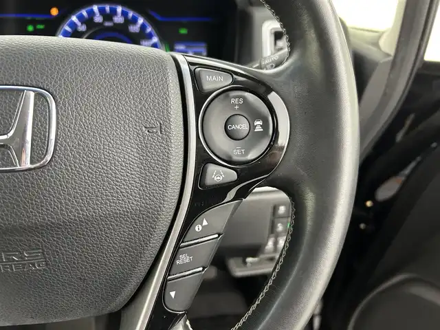 ホンダ オデッセイ ハイブリッド アブソルート・EXホンダセンジング 福岡県 2019(平31)年 4.3万km プレミアムヴィーナスブラックP 後席モニター　/純正９型ナビ（ＢＴ，フルセグＴＶ）　/全方位カメラ　/ＥＴＣ　/前後ドラレコ　/ＡＣＣ　/コーナーセンサー　/衝突軽減ブレーキ　/レーンキープ　/パーキングアシスト　/両側電動スライドドア　/ハーフレザー