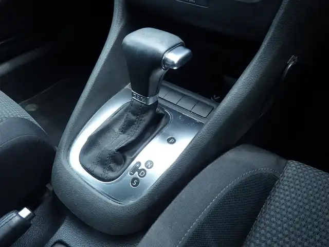 フォルクスワーゲン ゴルフ TSI コンフォートライン 千葉県 2011(平23)年 11.4万km ディープブラックパールエフェクト 純正SDナビ/地デジTV/【DVD/CD再生機能　Bluetooth接続】/ETC/フォグライト/ウインカーミラー/純正16インチアルミホイル/キーレス