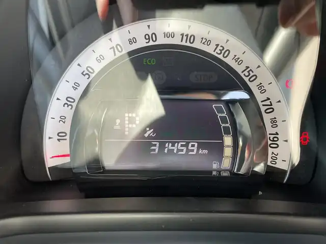 ルノー トゥインゴ インテンス 静岡県 2017(平29)年 3.2万km 白 社外ポータブルSDナビ/ドライブレコーダー/クリアランスソナー/アイドリングストップ/ECOモード/純正フロアマット/革巻ステアリング/純正15インチアルミホイール/キーレス2個/新車時保証書/取扱説明書
