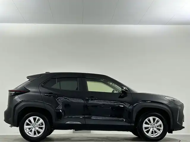 トヨタ ヤリスクロス ハイブリッド G 埼玉県 2021(令3)年 1.6万km ブラックマイカ 純正８型ナビ　Ｂｌｕｅｔｏｏｔｈ　全方位カメラ オートマチックハイビーム レーダークルーズコントロール　コーナーセンサー　レーンアシスト　ドライブレコーダー 衝突軽減ブレーキ LEDヘッドライト