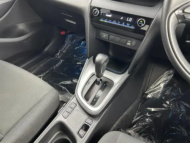 トヨタ ヤリスクロス ハイブリッド G 埼玉県 2021(令3)年 1.6万km ブラックマイカ 純正８型ナビ　Ｂｌｕｅｔｏｏｔｈ　全方位カメラ オートマチックハイビーム レーダークルーズコントロール　コーナーセンサー　レーンアシスト　ドライブレコーダー 衝突軽減ブレーキ LEDヘッドライト