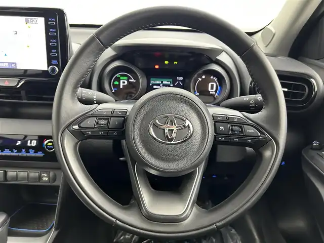 トヨタ ヤリスクロス ハイブリッド G 埼玉県 2021(令3)年 1.6万km ブラックマイカ 純正８型ナビ　Ｂｌｕｅｔｏｏｔｈ　全方位カメラ オートマチックハイビーム レーダークルーズコントロール　コーナーセンサー　レーンアシスト　ドライブレコーダー 衝突軽減ブレーキ LEDヘッドライト