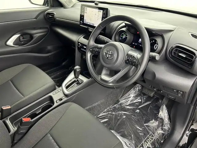 トヨタ ヤリスクロス ハイブリッド G 埼玉県 2021(令3)年 1.6万km ブラックマイカ 純正８型ナビ　Ｂｌｕｅｔｏｏｔｈ　全方位カメラ オートマチックハイビーム レーダークルーズコントロール　コーナーセンサー　レーンアシスト　ドライブレコーダー 衝突軽減ブレーキ LEDヘッドライト