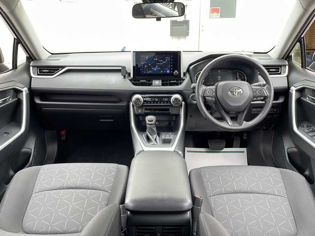 トヨタ ＲＡＶ４ X 道北・旭川 2023(令5)年 4.3万km アティチュードブラックマイカ ４WD/寒冷地仕様/メーカー純正ナビ（フルセグTV/BT/USB）/禁煙車/プリクラッシュセーフティー/パーキングサポートブレーキ/前後コーナーセンサー/レーダークルーズコントロール/純正アルミホイール/社外フロアマット/ワイパーデアイサー/オートライト/オートマチックハイビーム/LEDヘッドライト/電動格納ミラー/ビルトインETC/ルーフレール/ドライブモードセレクトスイッチ/取説＆保証書
