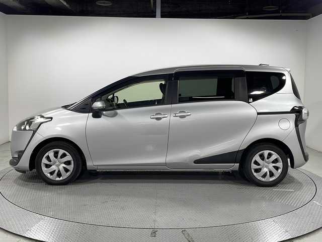 トヨタ シエンタ G 広島県 2016(平28)年 6.4万km シルバーM 純正ナビ/両側パワースライドドア/バックカメラ/セーフティンセンス/・プリクラッシュセーフティ/・レーンディパーチャーアラート/・オートマチックハイビーム/ETC/前後ドライブレコーダー/スマートキー