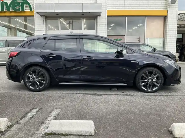 トヨタ カローラツーリング ハイブリッド ダブルバイビー 滋賀県 2020(令2)年 3.7万km スパークリングブラックパールクリスタルシャイン ワンオーナー/純正8インチディスプレイオーディオ/・Bluetooth・バックモニター/トヨタセーフティーセンス/・プリクラッシュセーフティー・レーントレーシングアシスト/・レーダークルーズコントロール・ロードアシストサイン/・オートマチックハイビーム/ハーフレザーシート/LEDヘッドライト/デイライト/オプティロンメーター7インチカラーマルチインフォメーションディスプレイ/シートヒーター/ステアリングヒーター/革巻きステアリング/オートライト/取説・保証書・スペアキー/