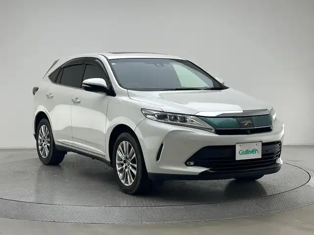 トヨタ ハリアー プレミアム メタル&レザーP 兵庫県 2018(平30)年 8.6万km ホワイトパールクリスタルシャイン 社外ナビ（EX10Z）/（フルセグ/CD/DVD/SD/Bluetooth）/バックカメラ/ETC/前方ドライブレコーダー/パワーバックドア/サンルーフ/メモリ付きパワーシート/シートヒーター・エアシート（D/N席）/レーダークルーズコントロール/前後コーナーセンサー/純正18インチアルミホイール/純正マット・バイザー
