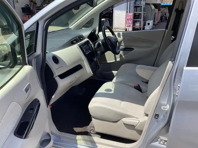三菱 ｅＫワゴン G e－アシスト 鹿児島県 2015(平27)年 17.6万km クールシルバーメタリック 純正14インチアルミホイール/クラリオンワイド6.8型VGA地上デジタルTV/DVD/SD /   AVライトナビゲーション/バックカメラ/プッシュスタート/アイドリングストップ/オートエアコン
