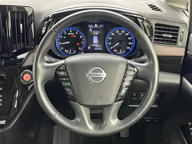 日産 エルグランド 250ハイウェイスターS 岡山県 2021(令3)年 7.9万km ピュアホワイトパール 純正10インチナビ/地デジ/Bluetooth/CD/DVD/Blu-ray/純正フリップダウンモニター/アラウンドビューモニター/両側パワースライドドア/エマージェンシーブレーキ/レーンキープアシスト/ブラインドスポットモニター/レーダークルーズコントロール/両側パワースライドドア/ビルトインETC/純正ドライブレコーダー /LEDヘッドライト/オートハイビーム /ハーフレザーシート /プッシュスタート /スマートキー /新車保証書/取扱説明書/スペアキー×１