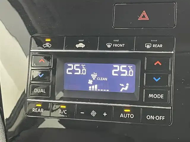 日産 エルグランド 250ハイウェイスターS 岡山県 2021(令3)年 7.9万km ピュアホワイトパール 純正10インチナビ/地デジ/Bluetooth/CD/DVD/Blu-ray/純正フリップダウンモニター/アラウンドビューモニター/両側パワースライドドア/エマージェンシーブレーキ/レーンキープアシスト/ブラインドスポットモニター/レーダークルーズコントロール/両側パワースライドドア/ビルトインETC/純正ドライブレコーダー /LEDヘッドライト/オートハイビーム /ハーフレザーシート /プッシュスタート /スマートキー /新車保証書/取扱説明書/スペアキー×１