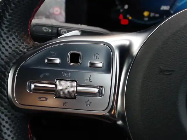 メルセデス・ベンツ Ｍ・ベンツ Ａ２００ｄ AMGライン 埼玉県 2022(令4)年 3万km パール ブラックハーフレザーシート/アダプティブクルーズコントロール/レーダーセーフティパッケージ/パークセンサー/ブラインドスポットモニター/バックカメラ/純正ナビ/ドラレコ/ETC/ワイヤレス充電/シートヒーター/シートポジションメモリー機能