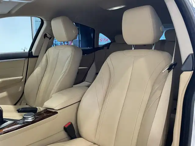 ＢＭＷ ４３０ｉ グランクーペ ラグジュアリー 愛知県 2017(平29)年 5.6万km ミネラルホワイト ベージュレザーシート　/ＨＵＤ　/ｉＤｒｉｖｅＨＤＤナビ　/Ｂｌｕｅｔｏｏｔｈ　/フルセグＴＶ　/バックカメラ　/シートヒーター/ＡＣＣ　/ＬＫＡ　/ＬＤＷ　/ＢＳＭ　/パワーシート　/パワーテールゲート　/ミラー型ＥＴＣ/コーナーセンサー/プッシュスタート/ウィンカーミラー/アイドリングストップ