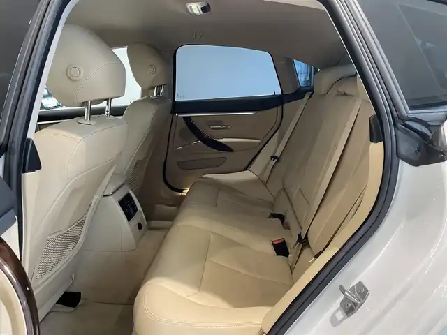 ＢＭＷ ４３０ｉ グランクーペ ラグジュアリー 愛知県 2017(平29)年 5.6万km ミネラルホワイト ベージュレザーシート　/ＨＵＤ　/ｉＤｒｉｖｅＨＤＤナビ　/Ｂｌｕｅｔｏｏｔｈ　/フルセグＴＶ　/バックカメラ　/シートヒーター/ＡＣＣ　/ＬＫＡ　/ＬＤＷ　/ＢＳＭ　/パワーシート　/パワーテールゲート　/ミラー型ＥＴＣ/コーナーセンサー/プッシュスタート/ウィンカーミラー/アイドリングストップ