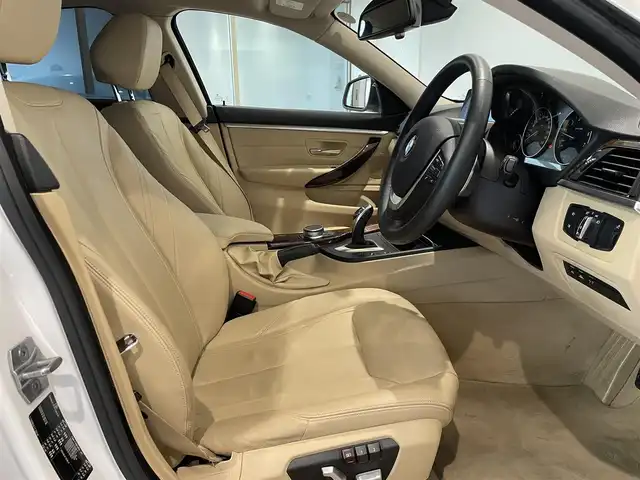ＢＭＷ ４３０ｉ グランクーペ ラグジュアリー 愛知県 2017(平29)年 5.6万km ミネラルホワイト ベージュレザーシート　/ＨＵＤ　/ｉＤｒｉｖｅＨＤＤナビ　/Ｂｌｕｅｔｏｏｔｈ　/フルセグＴＶ　/バックカメラ　/シートヒーター/ＡＣＣ　/ＬＫＡ　/ＬＤＷ　/ＢＳＭ　/パワーシート　/パワーテールゲート　/ミラー型ＥＴＣ/コーナーセンサー/プッシュスタート/ウィンカーミラー/アイドリングストップ