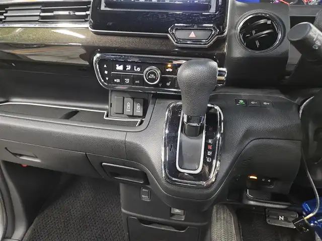 ホンダ Ｎ ＢＯＸ カスタム G L ホンダセンシング 香川県 2020(令2)年 1.1万km プラチナホワイトパール ストラーダナビ/フルセグTV/片側パワースライドドア/バックカメラ/ビルトインETC/ドライブレコーダー/アダプティブクルーズコントロール/ホンダセンシング/・衝突軽減ブレーキ/・前後誤発進抑制機能/・歩行者事故低減ステアリング/・先行車発進お知らせ機能/・車線維持支援システム/・オートハイビーム/・標識認識機能/・路外逸脱抑制機能/LEDヘッドランプ/前席シートヒーター/純正14インチアルミホイール/スマートキー/プッシュエンジンスタート/禁煙車