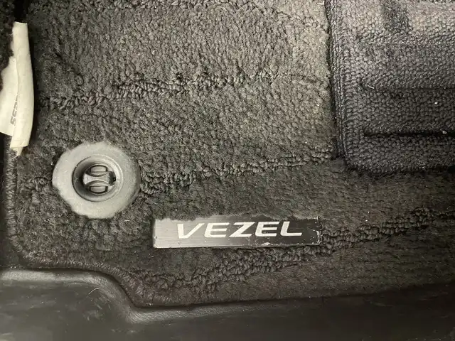 ホンダ ヴェゼル ハイブリッド Z ホンダセンシング 群馬県 2019(令1)年 5.5万km プラチナホワイトパール 純正８型ナビ　バックカメラ　アダプティブクルーズコントロール　レーンキープアシスト　衝突被害軽減ブレーキ　シートヒーター　ＬＥＤヘッドライト　ドライブレコーダー　ＥＴＣ　純正アルミホイール　禁煙車