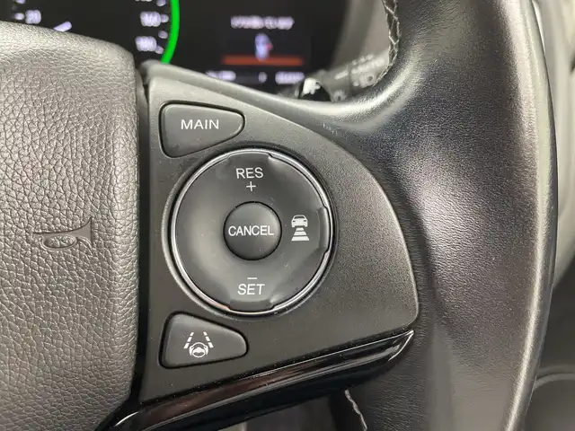 ホンダ ヴェゼル ハイブリッド Z ホンダセンシング 群馬県 2019(令1)年 5.5万km プラチナホワイトパール 純正８型ナビ　バックカメラ　アダプティブクルーズコントロール　レーンキープアシスト　衝突被害軽減ブレーキ　シートヒーター　ＬＥＤヘッドライト　ドライブレコーダー　ＥＴＣ　純正アルミホイール　禁煙車