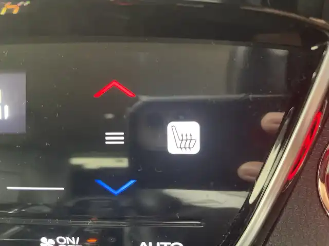 ホンダ ヴェゼル ハイブリッド Z ホンダセンシング 群馬県 2019(令1)年 5.5万km プラチナホワイトパール 純正８型ナビ　バックカメラ　アダプティブクルーズコントロール　レーンキープアシスト　衝突被害軽減ブレーキ　シートヒーター　ＬＥＤヘッドライト　ドライブレコーダー　ＥＴＣ　純正アルミホイール　禁煙車