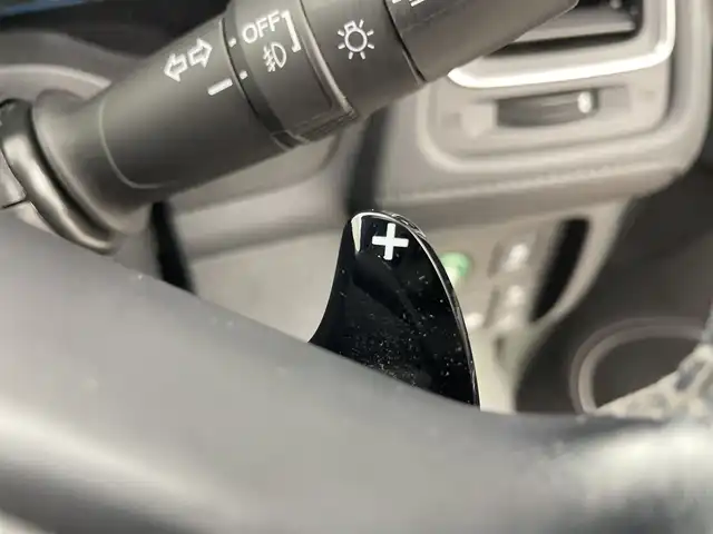 ホンダ ヴェゼル ハイブリッド Z ホンダセンシング 群馬県 2019(令1)年 5.5万km プラチナホワイトパール 純正８型ナビ　バックカメラ　アダプティブクルーズコントロール　レーンキープアシスト　衝突被害軽減ブレーキ　シートヒーター　ＬＥＤヘッドライト　ドライブレコーダー　ＥＴＣ　純正アルミホイール　禁煙車